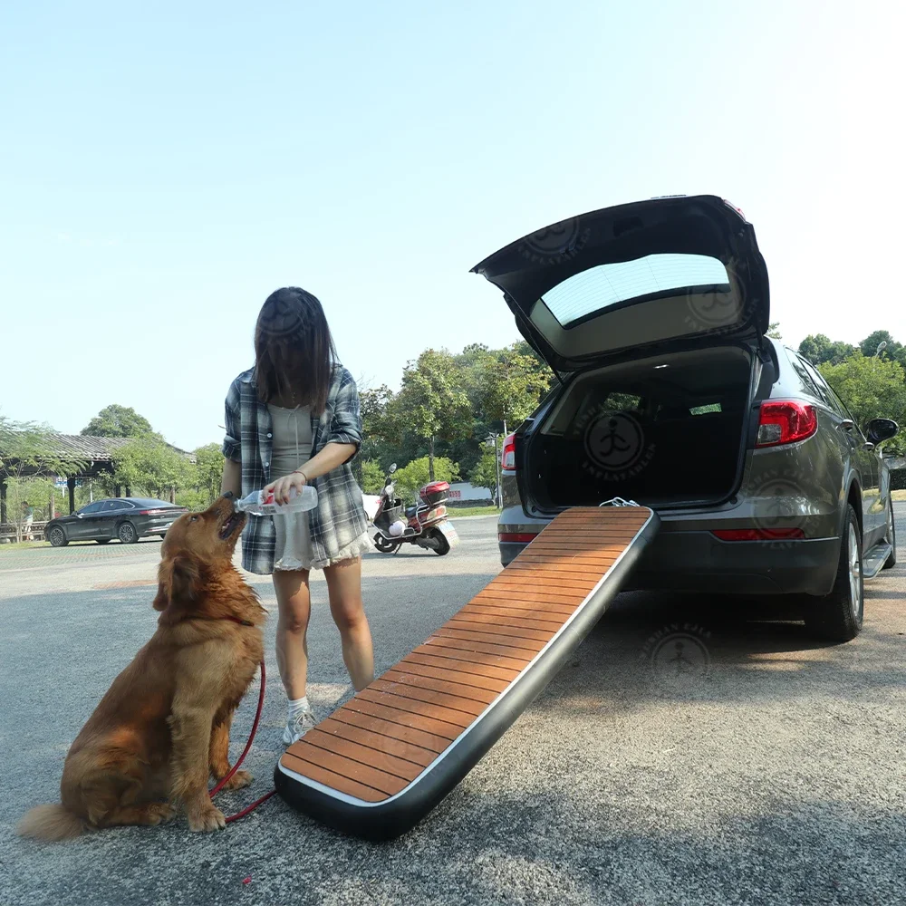 Hot Sale High Quality Lightweight Foldable Ladder Ramp Folding  Pet Ramp Inflatable Dog Ramp For Car