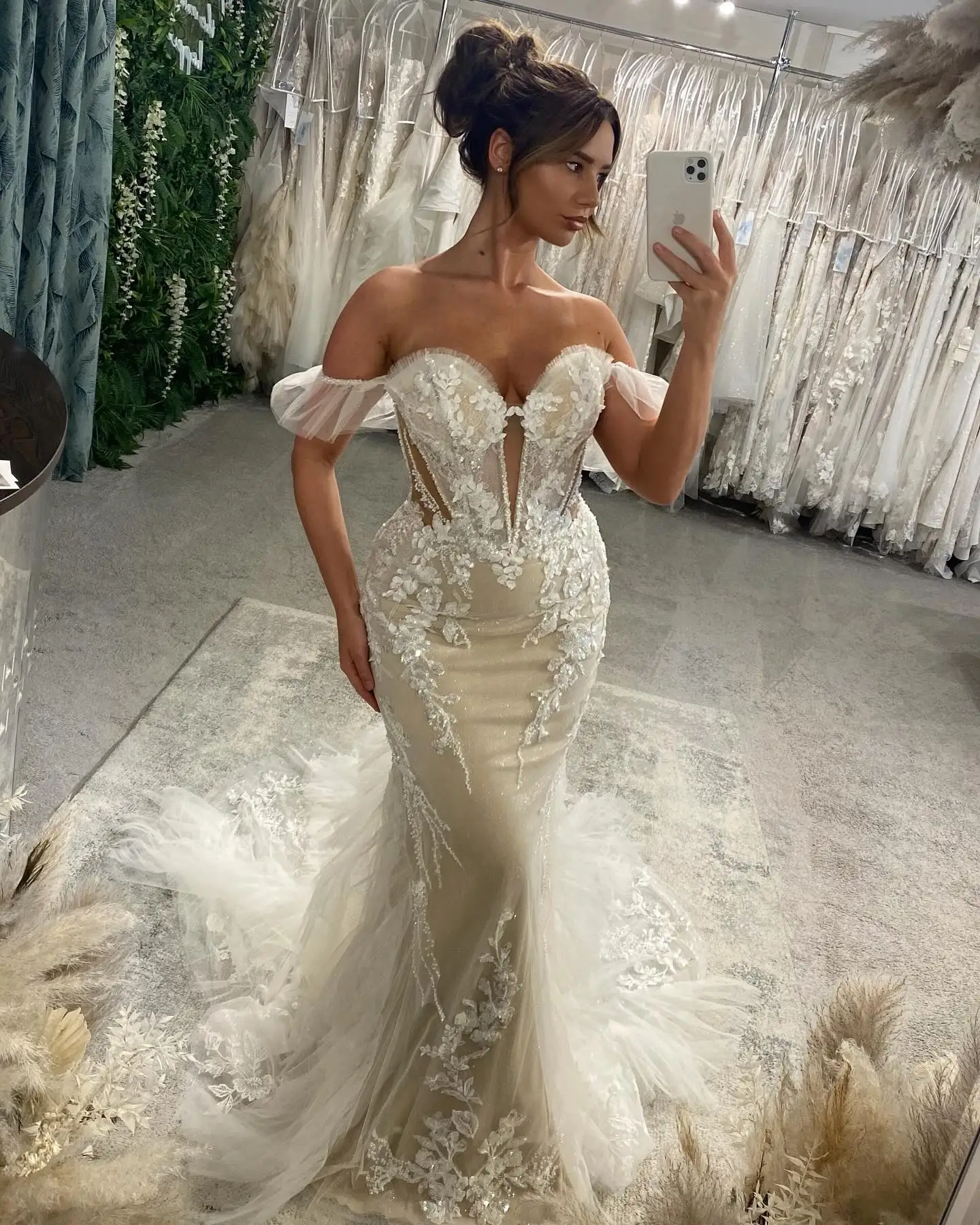 Off the Shoulder Mermaid Wedding Dresses for Bride 2025 Corset Sparkly Beading Court Train Ivory Bridal Gowns