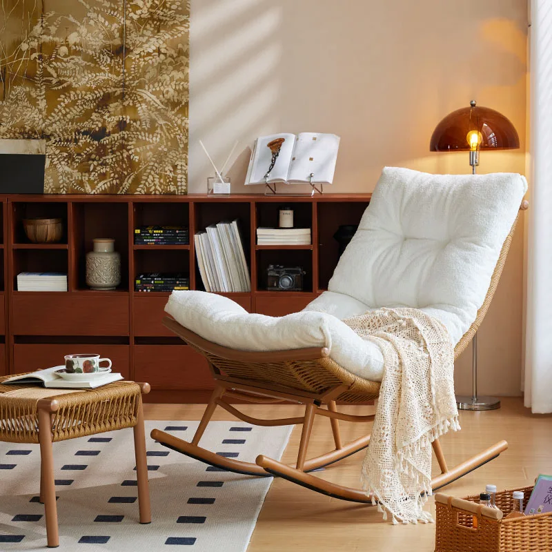Rattanowe krzesła wypoczynkowe Recliner Tumbonas Indywidualny balkon Relaks Leniwa plaża Krzesła do salonu Turystyczne meble salonowe Fauteuil