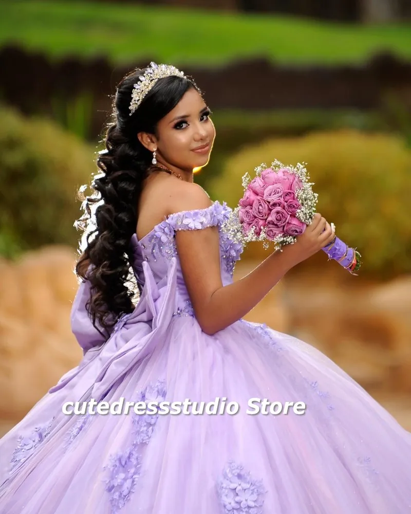 Lilac Elegant Quinceanera ชุดกับโบว์3D ดอกไม้ Applique เม็กซิกัน XV สาวชุด Vestidos De 15ปี