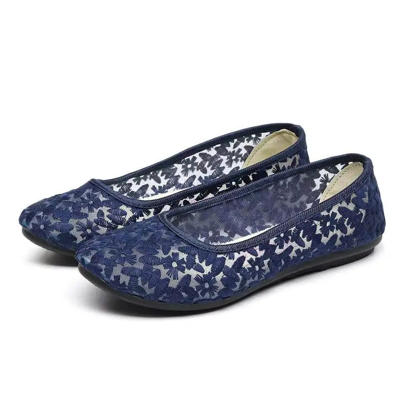 2025 Summer Beijing cloth shoes women fashion breathable hollow mesh shoes soft sole lightweight lace flat shoes
