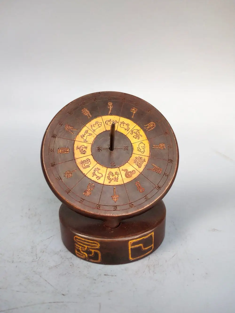 Pure copper compass, sundial compass, solar height measurement, ancient timers, antiques, feng shui, and eight trigrams, day r