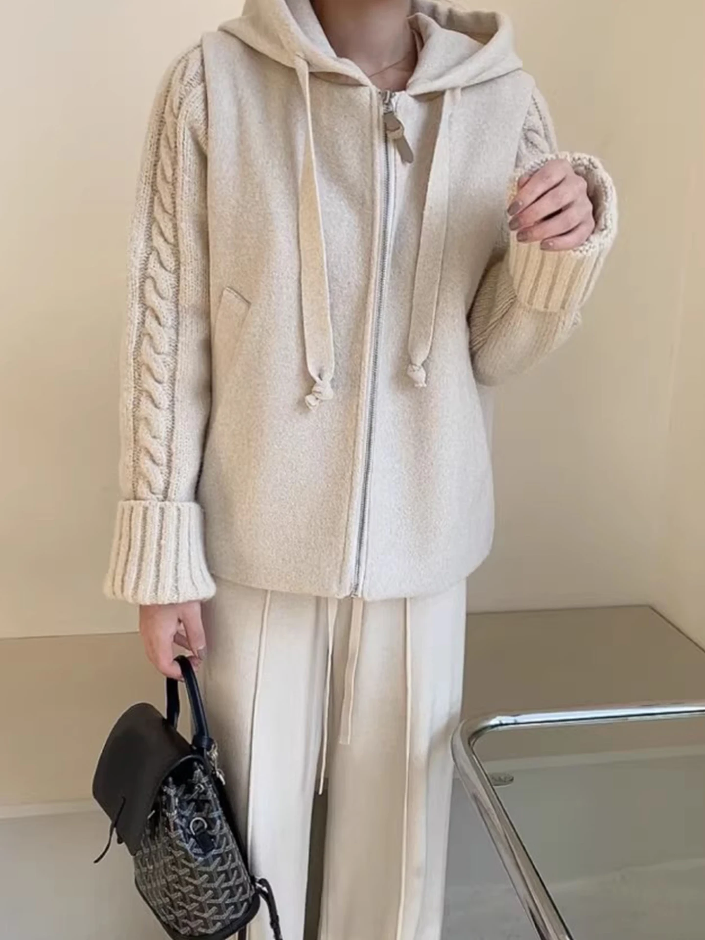 معطف نسائي طويل غير رسمي بقلنسوة من التويد معطف نسائي فضفاض مناسب للشتاء تصميم جديد Sle مزيج من القطن المرقعة