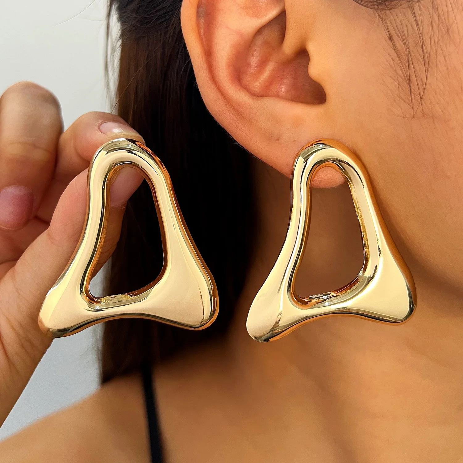 European American Exaggerated Triangular Earrings For Women Jewelry 2026 Trending New Fashion Women's Gold Color Earrings Gifts