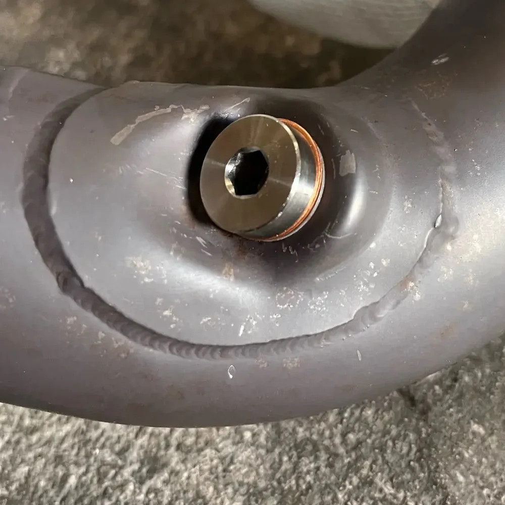 ปลั๊กปิดช่องเซ็นเซอร์ออกซิเจน O2 แบบหกเหลี่ยม ขนาด 18 มม. สำหรับท่อไอเสีย Universal M18 ใช้กับรถฮาร์เลย์ แทนที่อะไหล่แท้ OEM 66054-06 Vance & Hines 16925