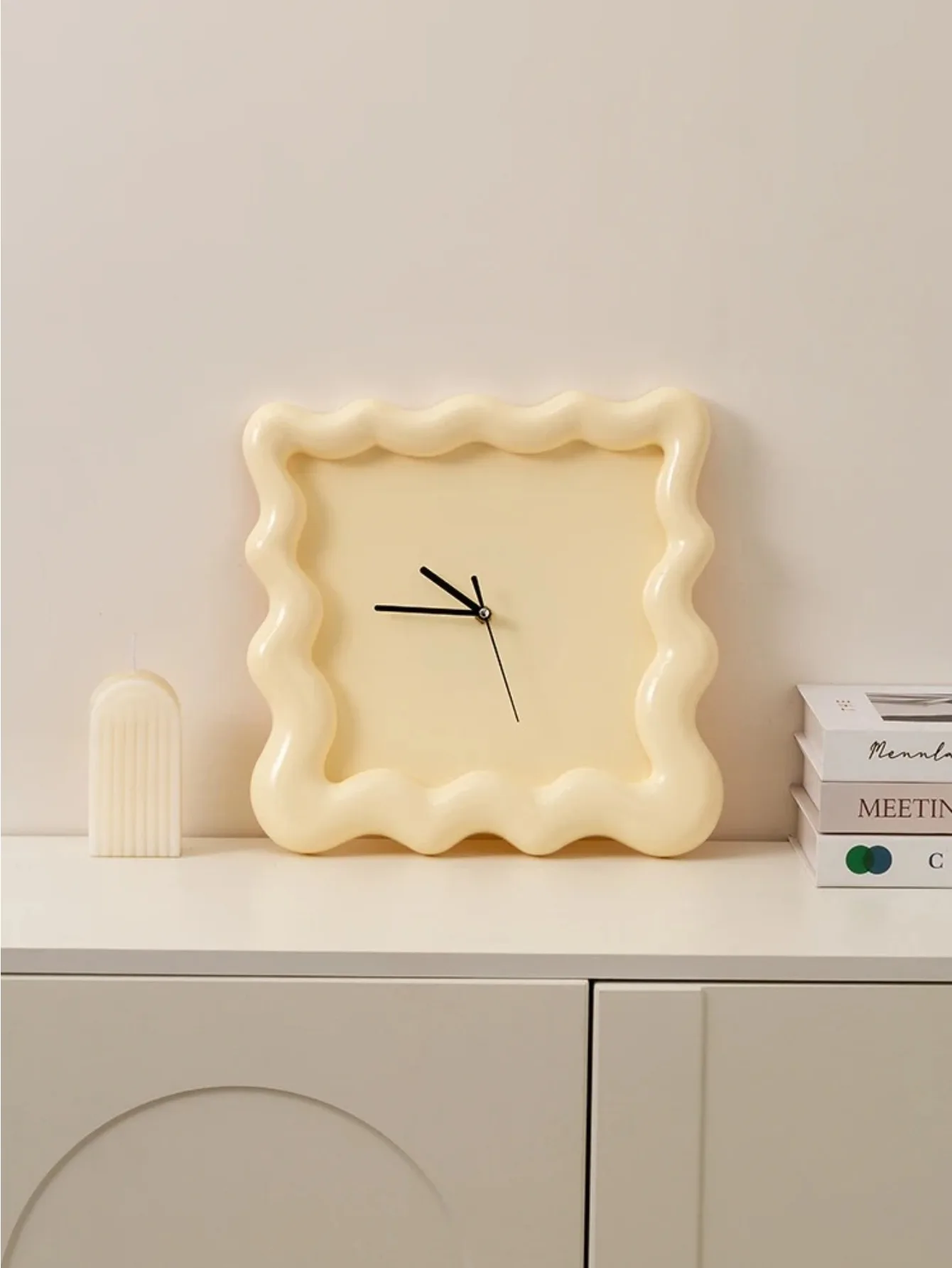 Nordic Table Clock Cream Wall Mounted Clock Dining Room Living Room Wall Hanging Decoration Morden Coffee Table Ornaments