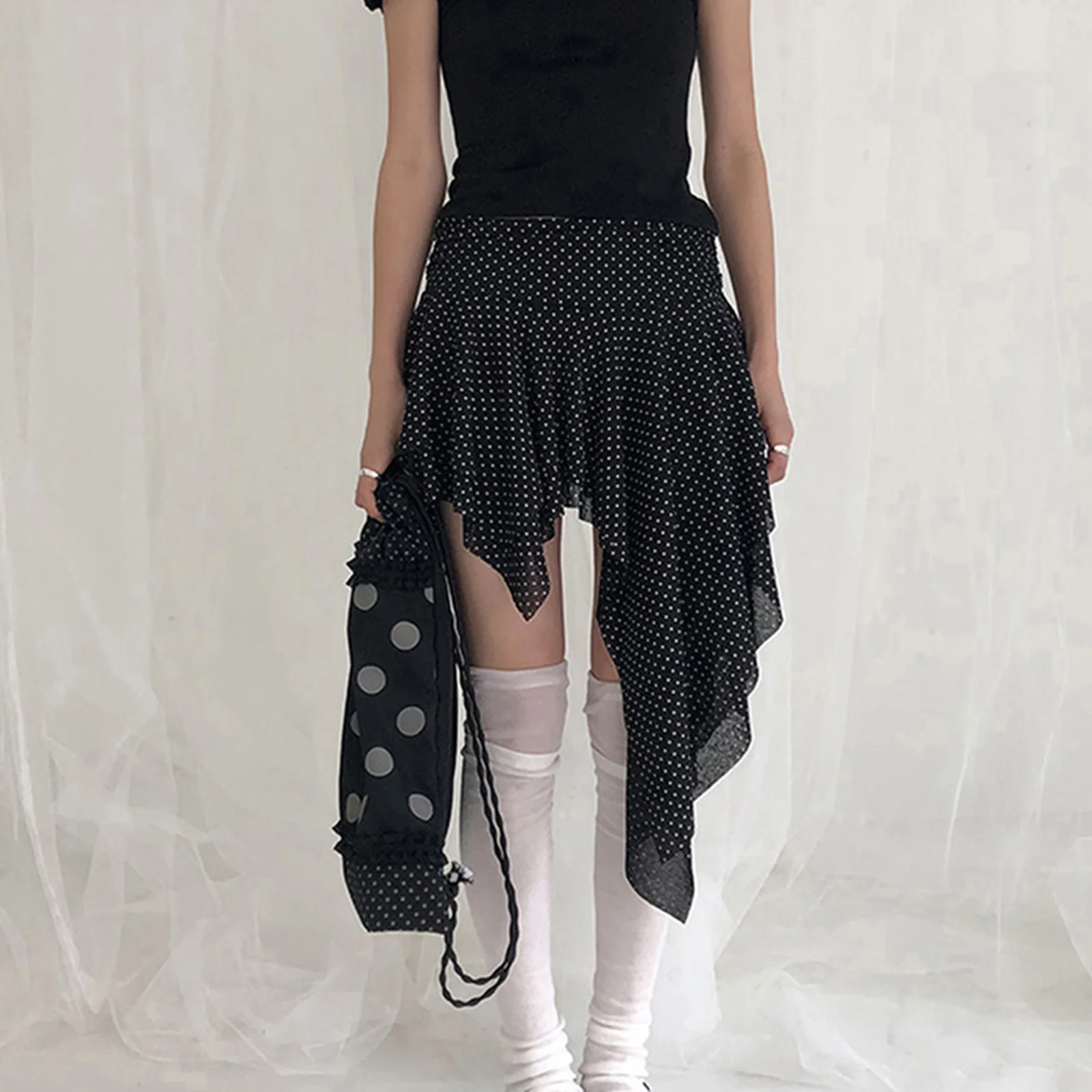 クラシックな女性のドットプリント非対称スカートシャーリングローライズショートフリルスカートカジュアルサマーストリートウェア