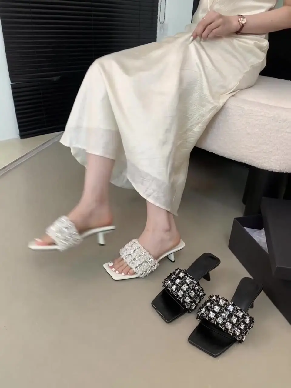 

Туфли на высоком каблуке. Женские тапочки. Низкие роскошные шлепанцы. Тапочки с квадратным носком. Женские прозрачные шлепанцы. Дизайнерские блестящие тонкие шлепанцы. 2025 г.