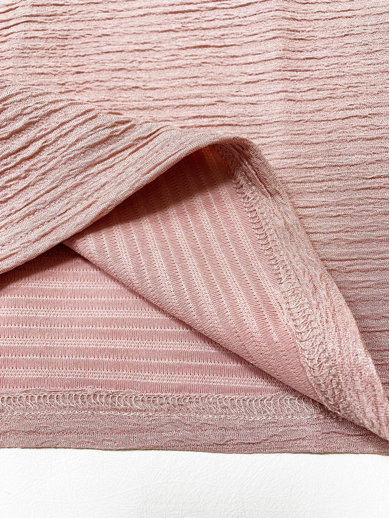 Solides Damen-T-Shirt mit Salatbesatz – lässiges, kurzärmliges Sommeroberteil mit Rundhalsausschnitt – Detail 6