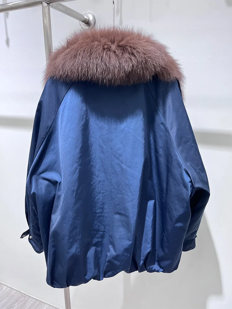 เสื้อโค้ทขนห่านสำหรับผู้หญิงแฟชั่นใหม่ปี 2025 สำหรับฤดูหนาว ตกแต่งด้วยขนจิ้งจอกแท้ พร้อมปกขนจิ้งจอกแท้