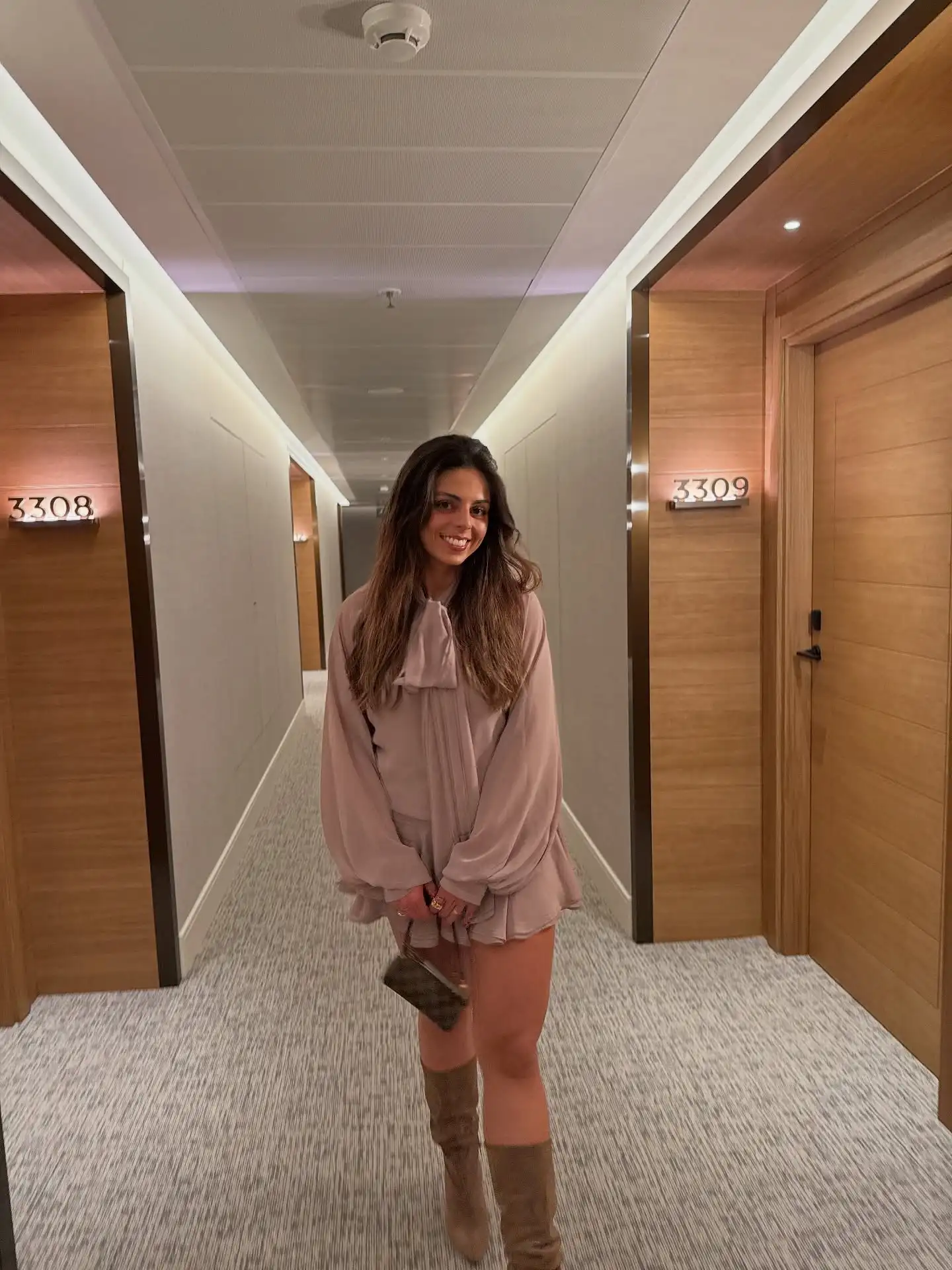 

HH женское модное длинное платье с галстуком-бабочкой, 2026, женское темпераментное повседневное плиссированное однотонное мини-платье с высоким воротом и длинными рукавами