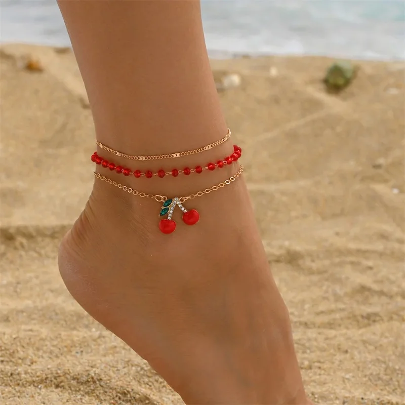 Cute Anklets: Tiny Jewelry Pieces Are Big on Style
