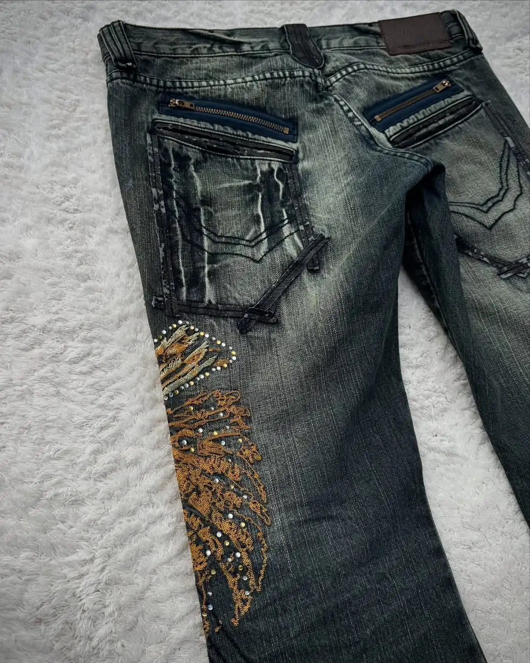 

New retro style high-waisted embroidered women flared jeans loose gothic and rock punk style y2k wide-leg pants