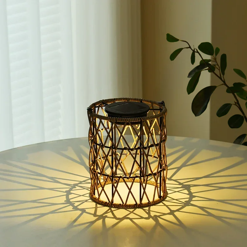 Lampada solare del paesaggio 600mAh imitazione Rattan Yard Lantern ornamenti di illuminazione impermeabili decorazioni per la casa per la camera da