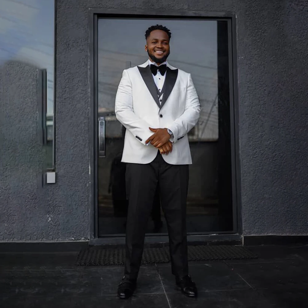 

Customized Wedding Men Suits Peaked Lapel One Button 3 Piece Suit Back Vent Formal Outfit full Elegant Groom Wedding Party Suit