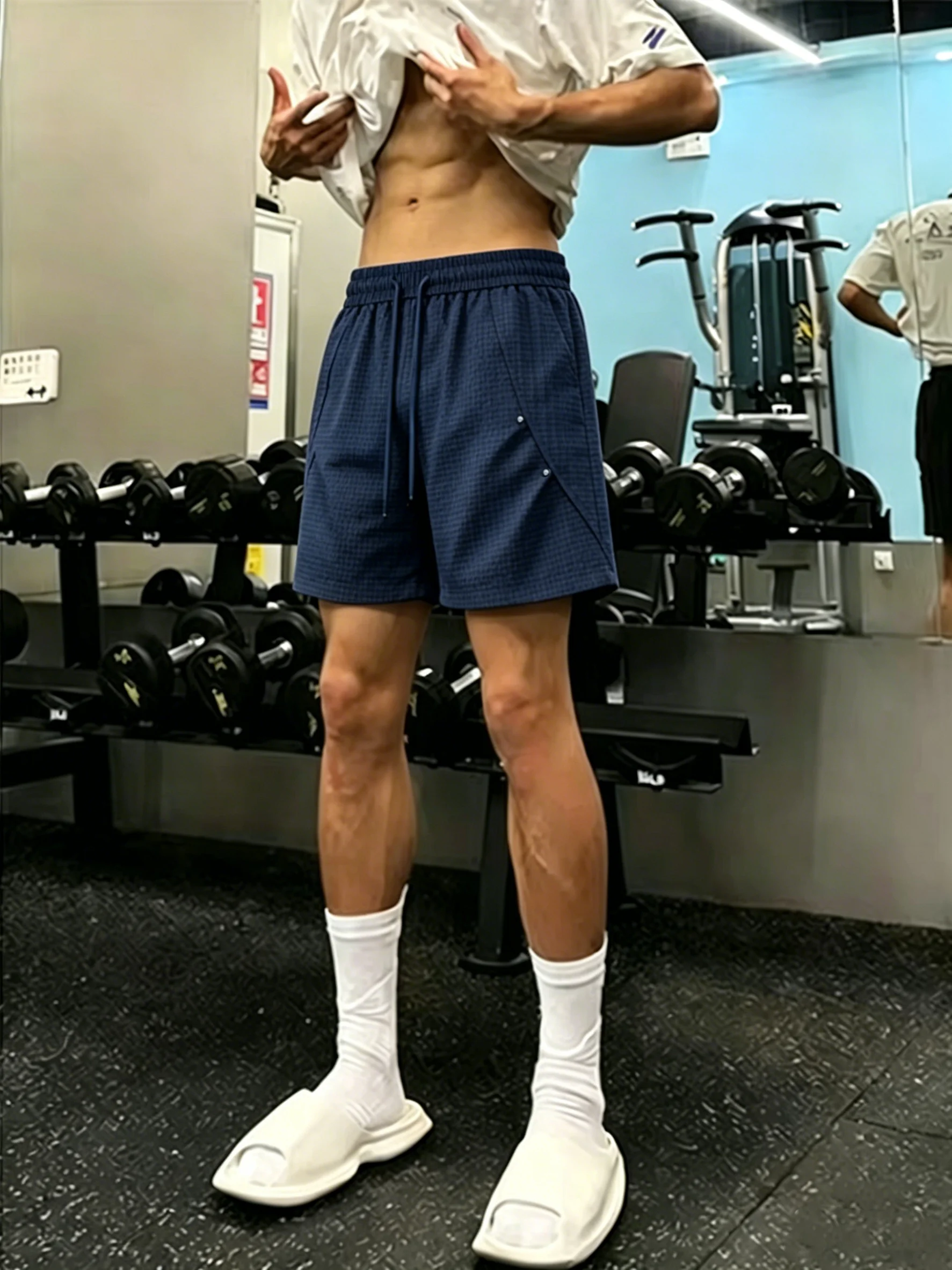 Blue Quick Dry Rivet Slant Cut Bubble Cloth Shorts Men's Summer American Beach Sports Fitness Four Five Split Pants