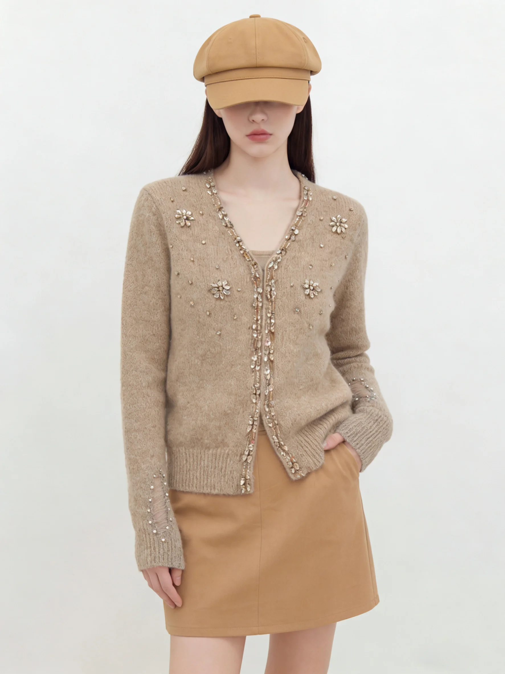 

i Color V-Ne Bead Knitted Sweater Cardigan Women's Unique Beautiful Spring 2026 Loose Fit Casual Polyester Fiber Long Sl...