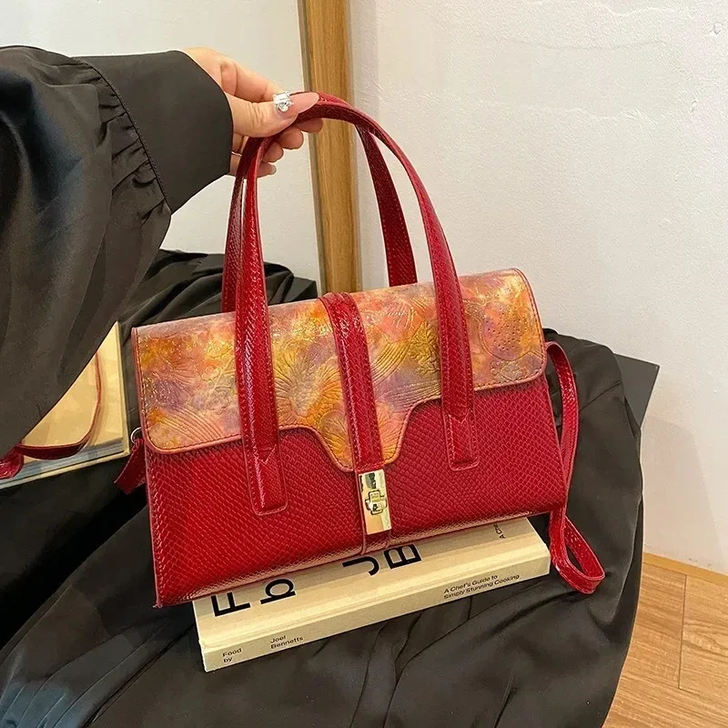 

Vintage Floral Print Vegan Leather Bag for Women - Oversized Bohemian Tote with Large Capacity, Travel & Daily Essentials Purse