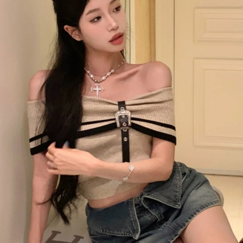 

T-Shirts Women Slash Neck Design Unique Cropped Tops Knitted Korean Fashion Sweet Sexy Girls Summer Off-shoulder Streetwear Y2k