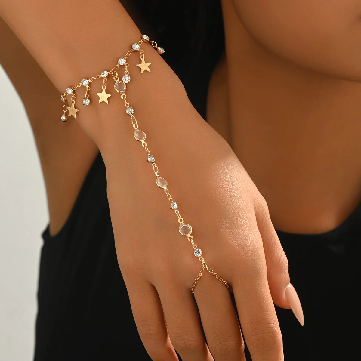 Boho Star Rhinestone Hand Chain Bracelet Women Tassel Crystal Finger Ring Slave Bracelet Summer Beach Party Jewelry