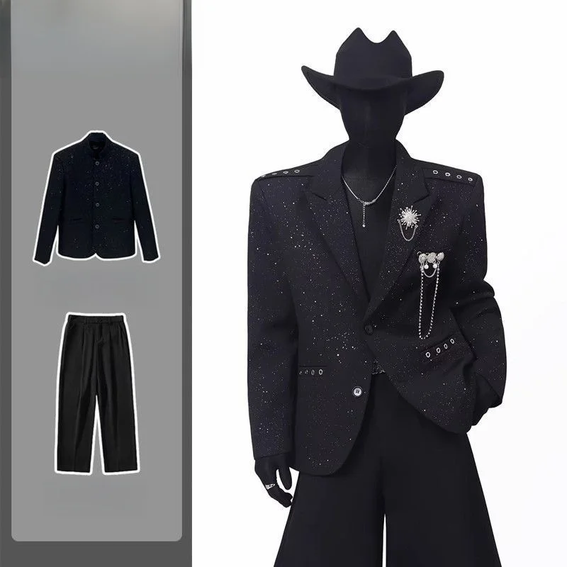 

Блестящий мужской костюм с подплечниками и цепочкой, элегантный молодежный стиль, множество пуговиц, стандартный крой