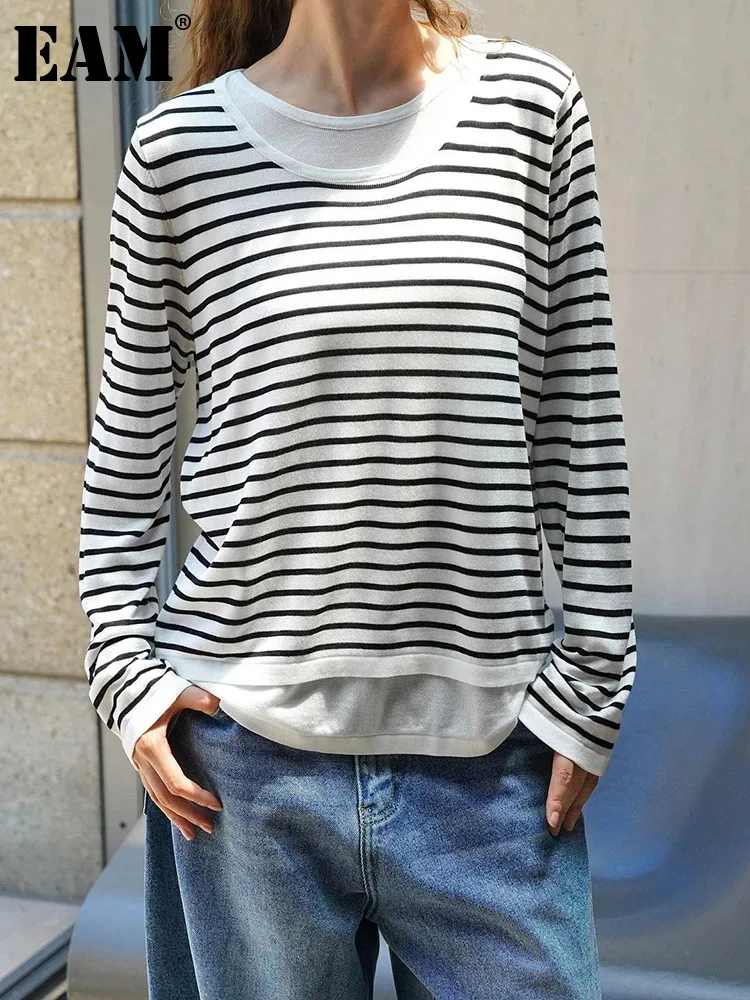 

[EAM] Women Black White Color-block Striped Big Size T-shirt New Round Neck Long Sleeve Fashion Tide Spring Autumn 2024 1DH6684