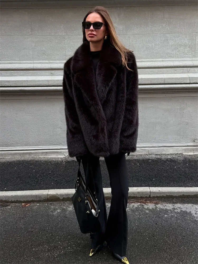 เสื้อโค้ทขนเฟอร์เทียมสีดำสุดหรูสำหรับผู้หญิง ฤดูหนาว สวมใส่ไปทำงาน ปกเสื้อแบบปกเชิ้ต แขนยาว เสื้อคลุมคาร์ดิแกน เสื้อคลุมขนเฟอร์เทียมสำหรับผู้หญิง อุ่นสบาย รุ่นปี 2025