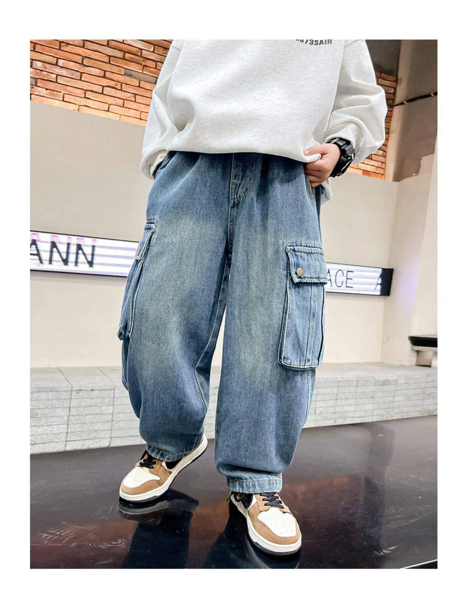 Herbstliche Freizeit-Cargo-Jeans für Jungen mit Taschen, lockerer Schnitt, Teenager-Denim-Hose, modische Kinderjeans, 5-14 Jahre – Detail 14