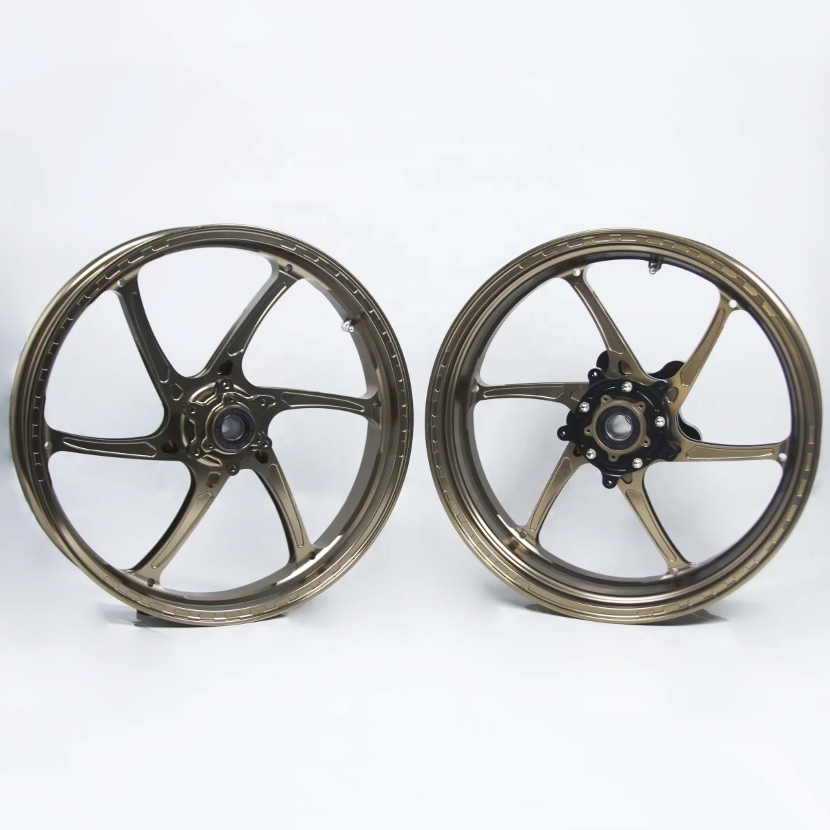 

Кованые колеса из алюминиевого сплава на заказ для мотоциклов Aprilia RS660, подходят для спортбайков Aprilia RSV4