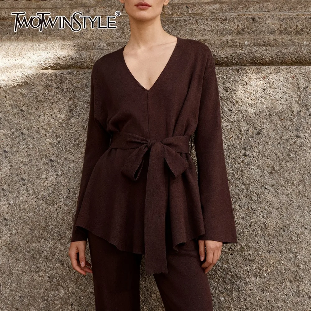 

TWOTWINSTYLE Минималистичная повседневная стильная куртка для женщин с v-образным вырезом и длинными рукавами, утягивающее пальто со складками и подолом, женское осеннее пальто