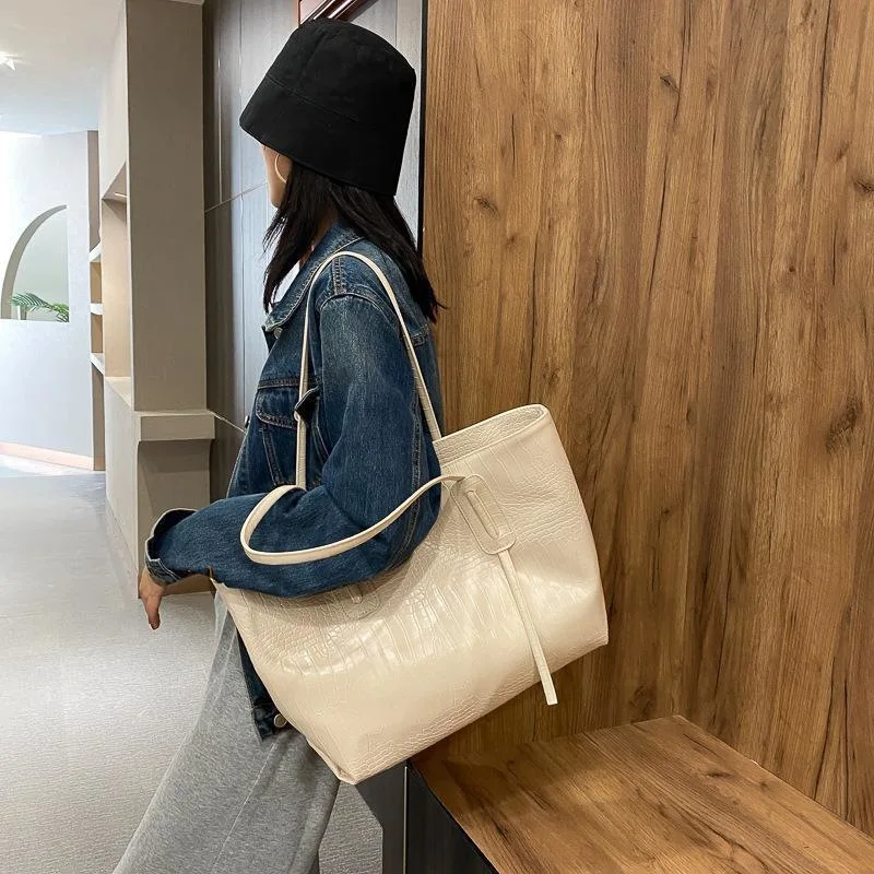 2023 Women Tote Bags Pu Leather Large Capacity Crossbody Bag New Ins Tide Shoulder Internet Celebrity Handbag Women's Bag