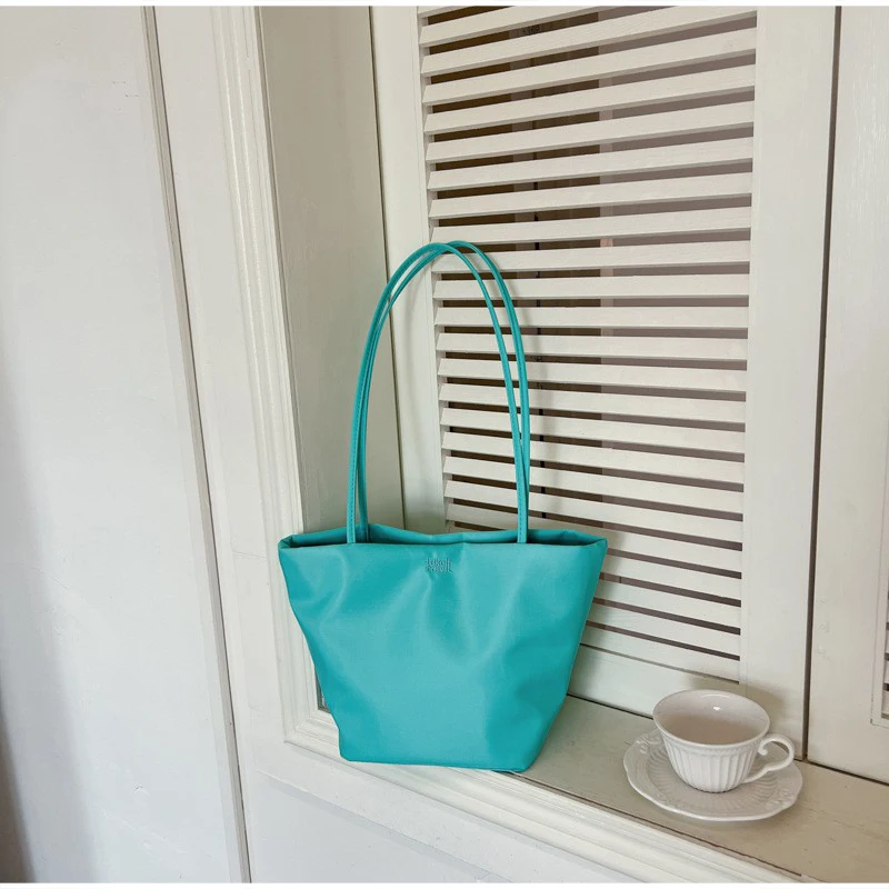 Trapezförmige Schultertasche mit langem Griff, Damen-Handtasche mit großem Fassungsvermögen, minimalistische einfarbige Tragetasche, Vintage-Arbeitstasche für den Arbeitsweg – Detail 10