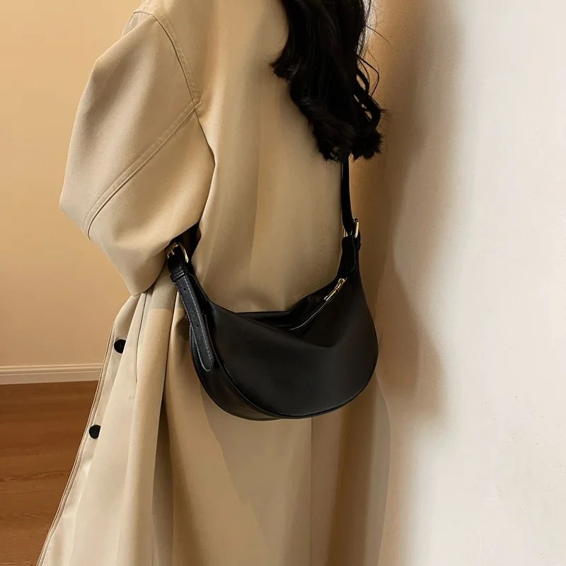 

PU Leather Hobos Chest Underarm Shoulder Dumpling Bag Large Capacity Travel Crossbody Half Moon Belt Messenger Bag For Women