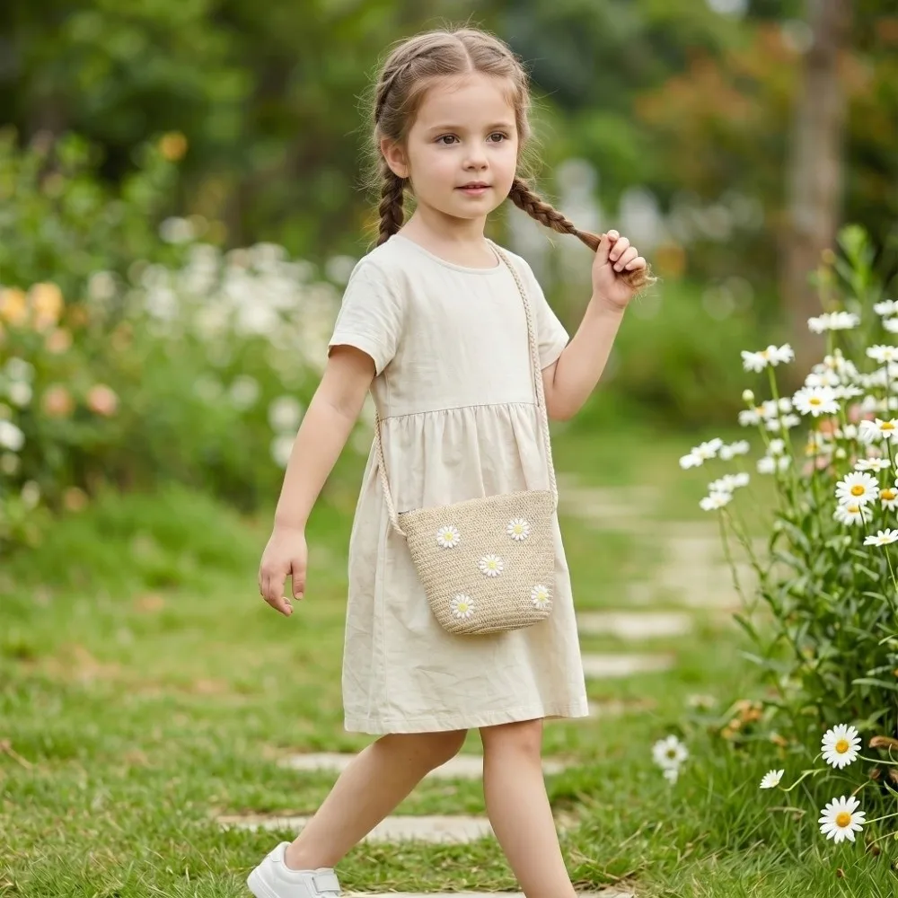 Eco-Friendly Flower Pattern Crossbody Bag Natural Material Solid Color Straw Beach Bag Weave Design Durable