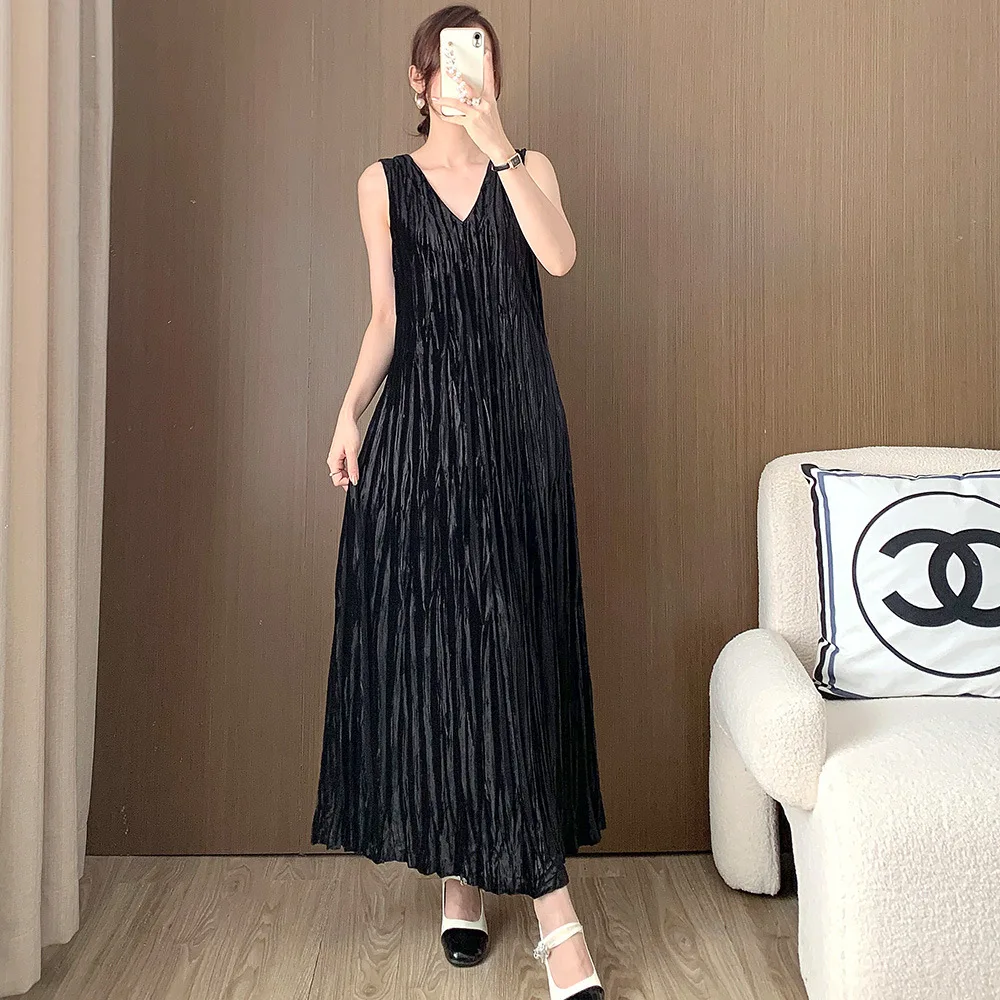 

Miyake style autumn winter velvet dress long women's handmade pleated skirt bottoming vest dress versatile little black dress