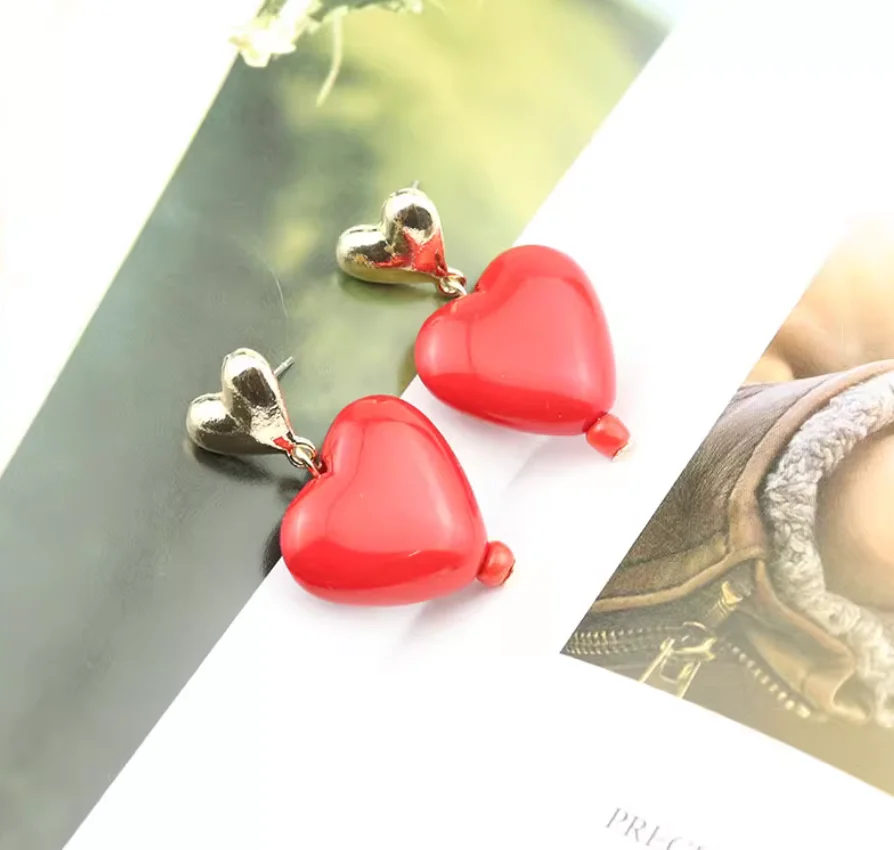 Europe and the United States retro high-grade drop glaze love earrings niche luxury exaggerated earrings female.