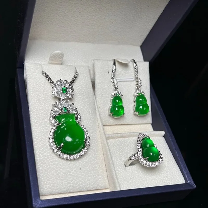 

Classic Simple Three-piece Set, Natural High-ice Quartzite Jade Set