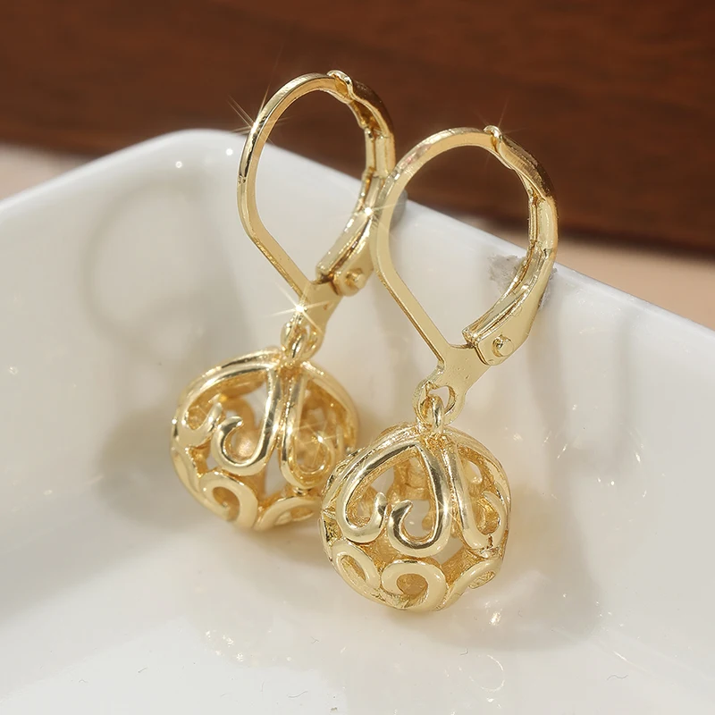 Trendige hohle, geschnitzte Kugel-Ohrhänger für Damen, modische, elegante Metall-Accessoires, schicke Ohrringe, Alltagsschmuck