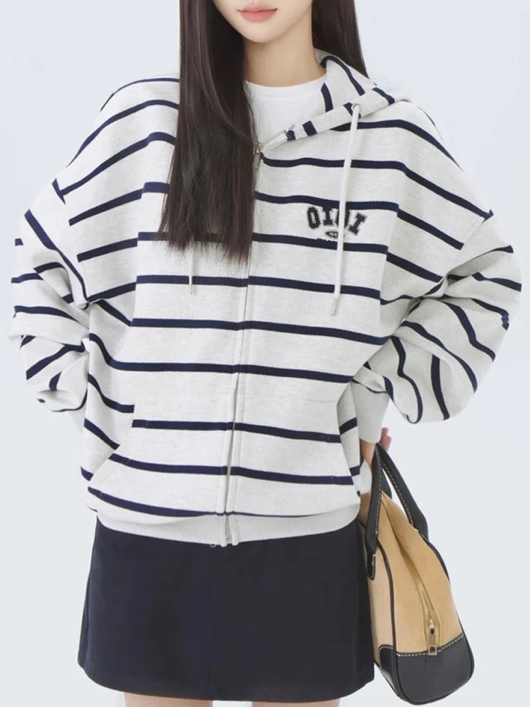 

2026 Autumn New Sle College Wind Striped Hoodie Loose Casual Anti-Aging Long Sve Top Design Sense Women's Sweatirt