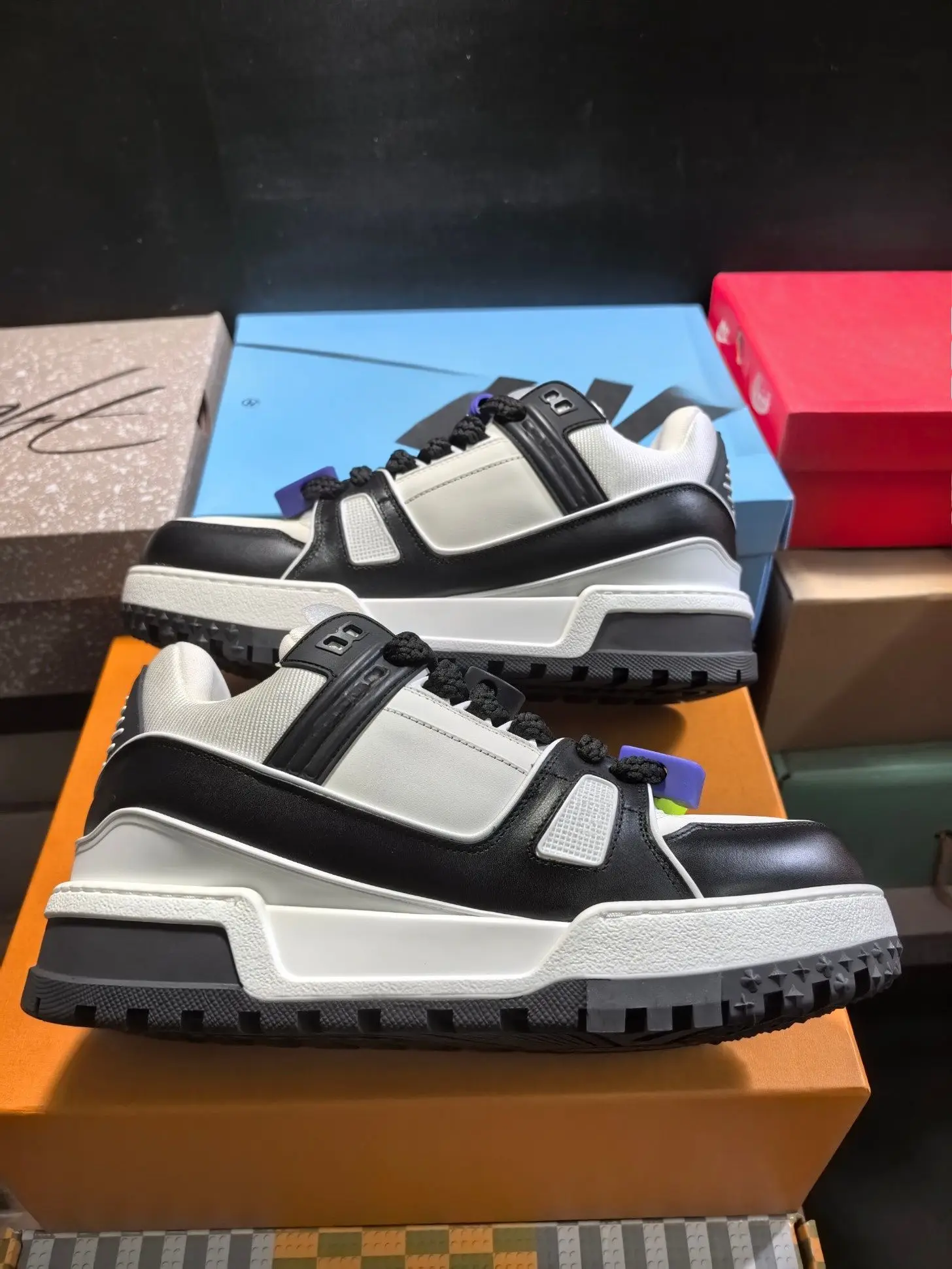 Simple Solid Color Low Top Sneakers for Men and Women, Soft Sole Comfortable Casual Shoes, Trendy Versatile Flat Footwear for Teenagers, Breathable Upper Material, Great Choice for Daily School, Leisure Time and Short Trips.