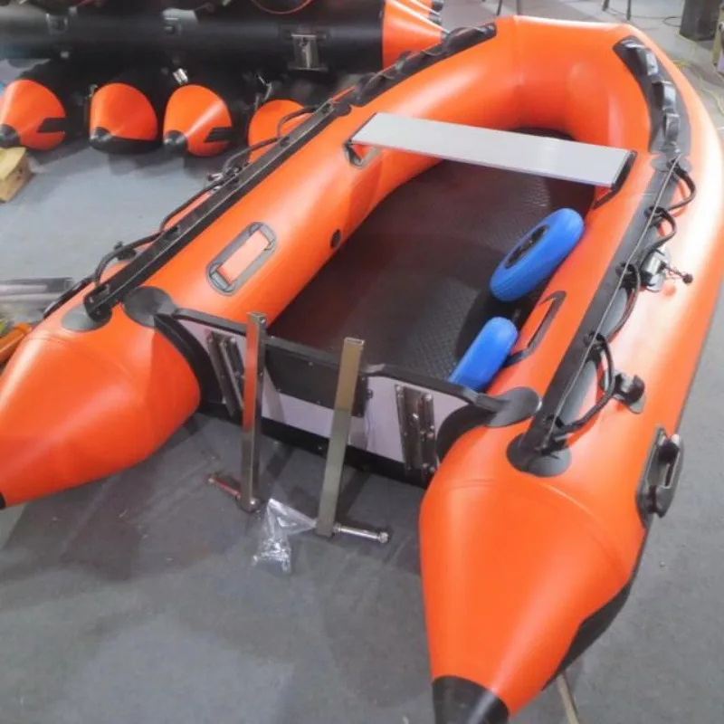 Pvc Material Inflatable Boat Inflatable Rubber Boat Inflatable Motor Boat with Transom Launching Wheel