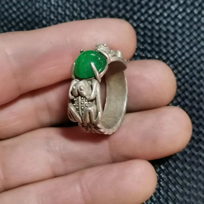 China Hand-Carved Precious Tibetan Silver Gem Inlay Frog Statue Ring