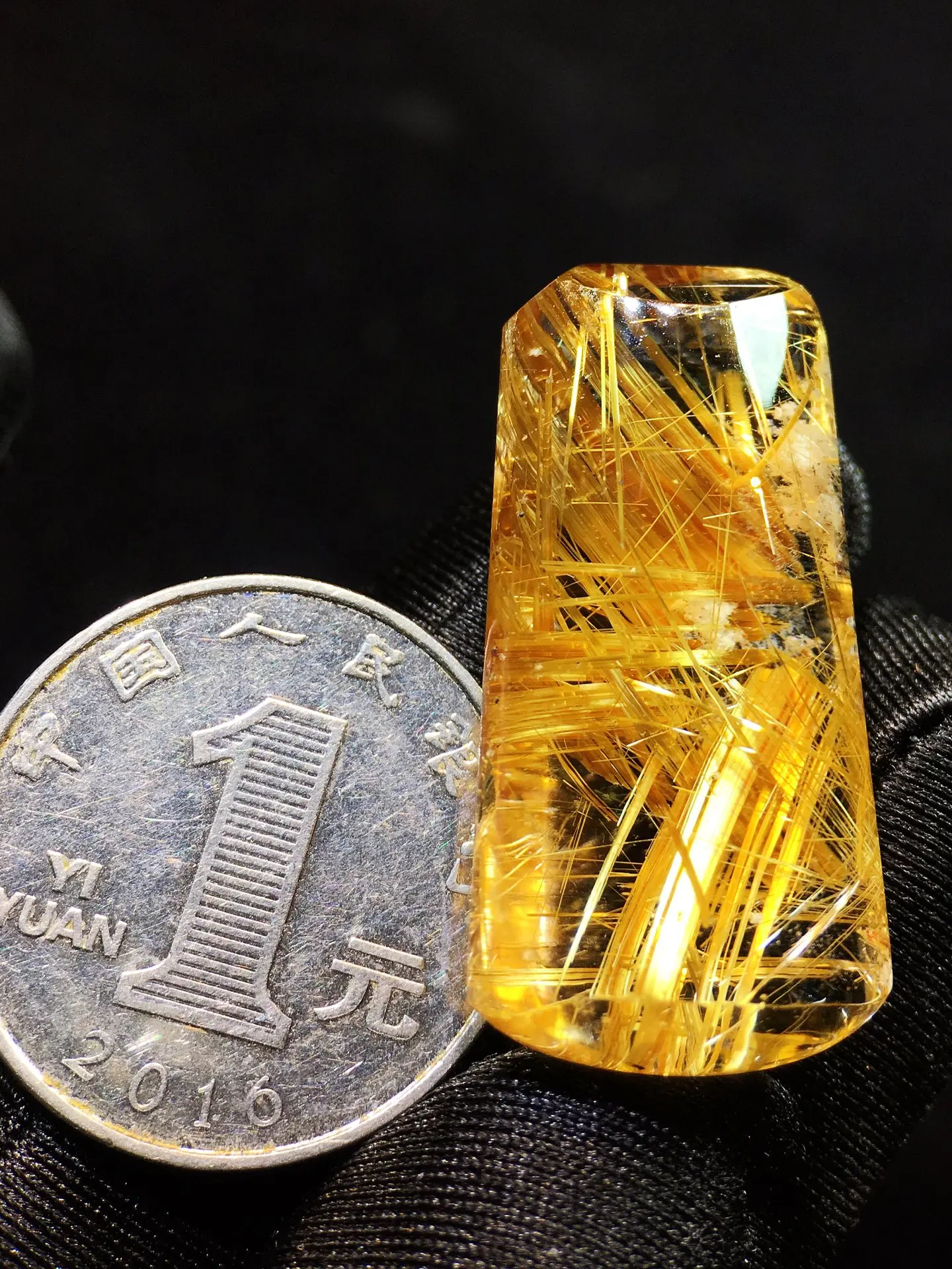

Natural Gold Rutilated Quartz Pendant Jewelry 35.5*17.5*10.8mm Cat Eye Rectangle Men Women Brazil AAAAAAA