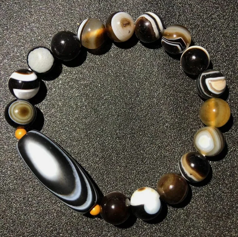 Energy Tibetan Old Agate Natural Silkworm Heaven Eyed DZi Bead Amulet bracelet