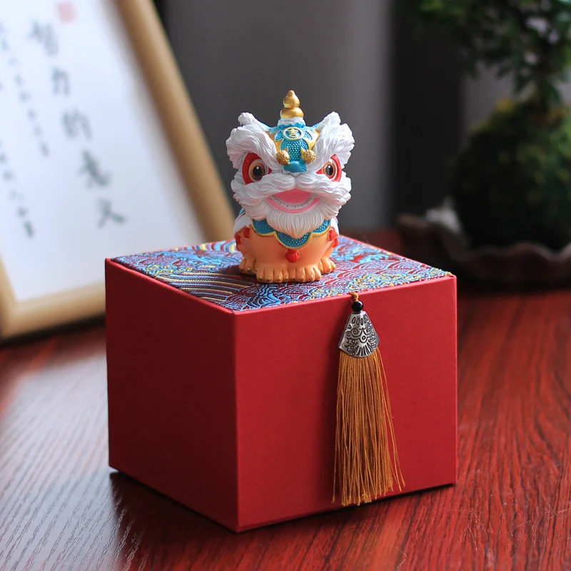 

Lion Brings Luck Figure Ornament Souvenir Festival Gift Wealth Tea Pet Office Desktop Cute Mini Statue Holiday Gift