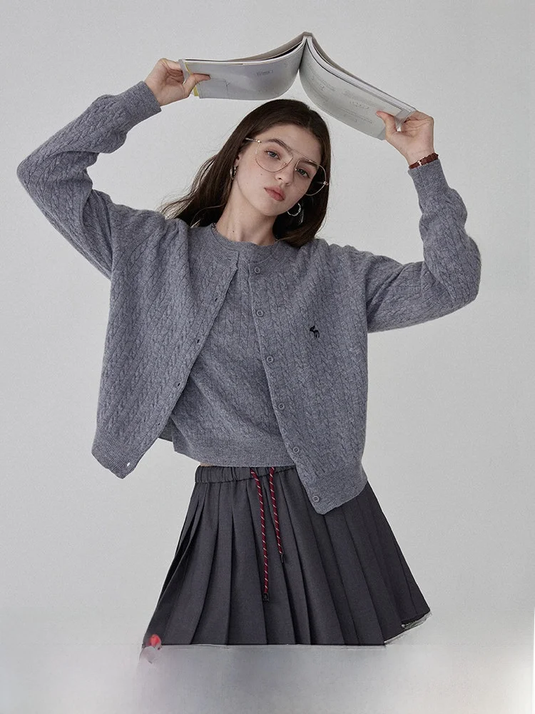 

Sauce Purple 00% Wool Knitted Sweater Set with Long Sve And ort Sve Two-Piece Set Loose Fit Embroidered Twist De...