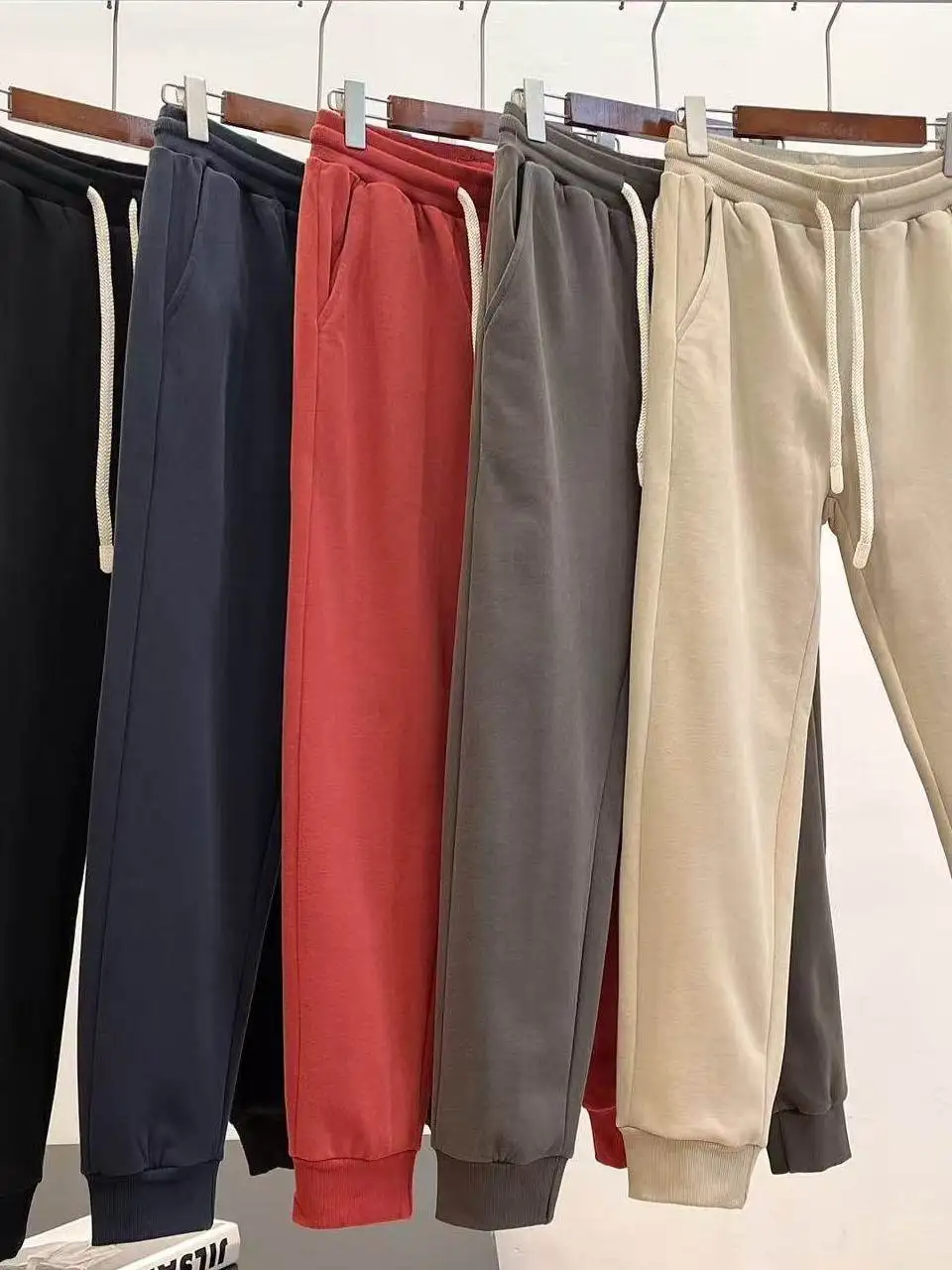 

Мужские хлопковые спортивные штаны с начесом, прямые, с высокой талией, в городском стиле, для подростков, осенний сезон, модные...