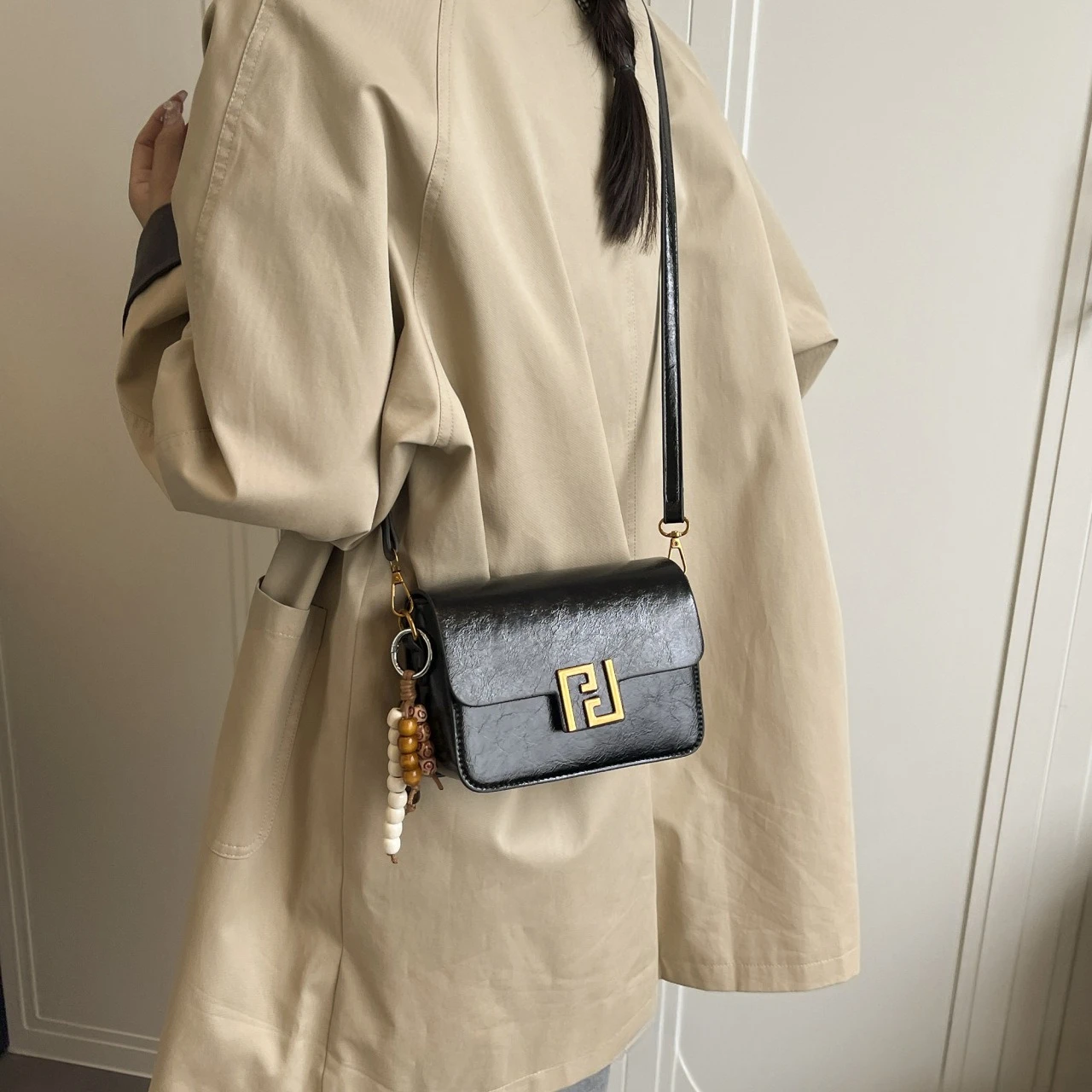 

25 French-Inspired Square Bag for Women Vintage Chain Strap Adjustable Crossbody Purse Fall Winter Shoulder Bag Day to Night Bag