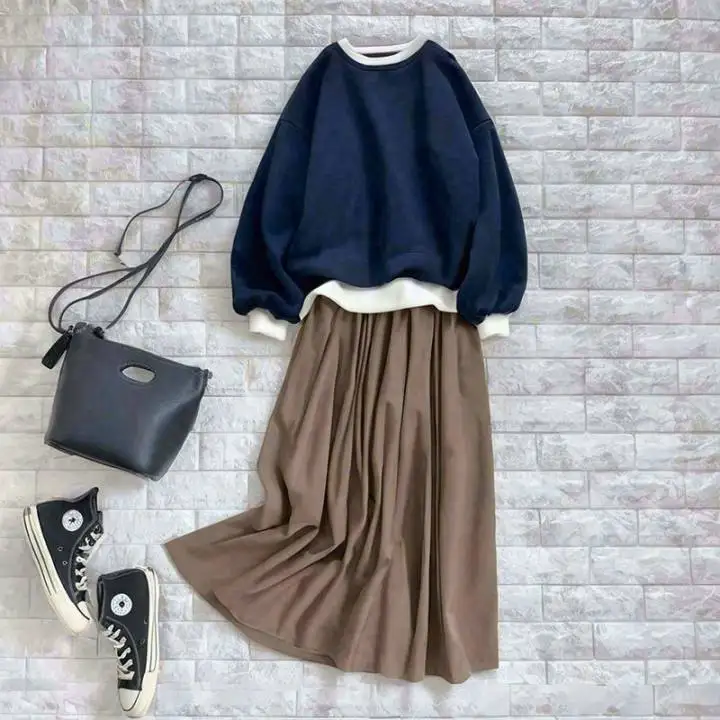 

2025 Новый однотонный топ в корейском и японском стиле + плиссированная юбка, вязаный комплект, корейская мода