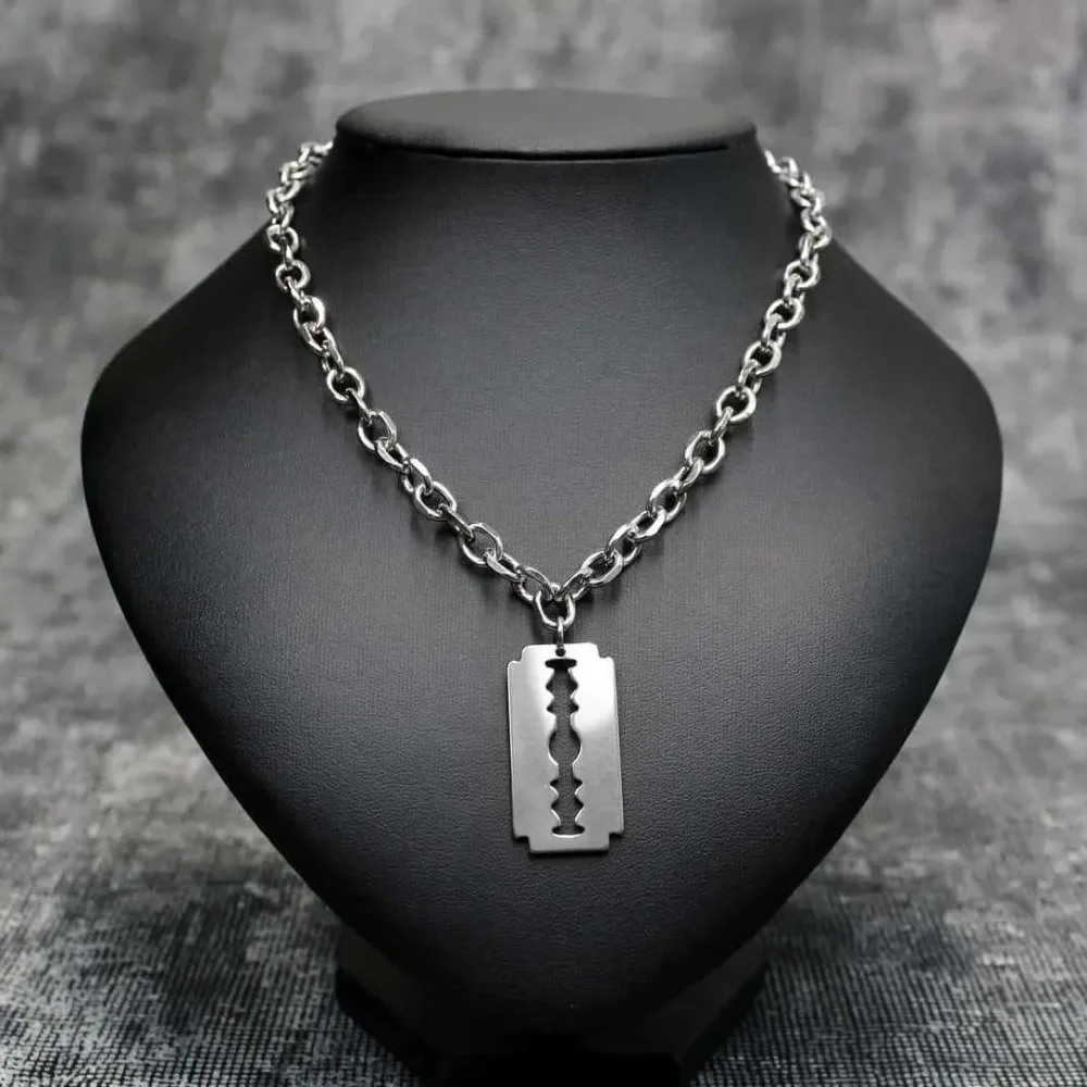 Personality Gothic Sliver Color Razor Blade-shaped Pendant Necklace for Women Fashion Rock Street Music Festival Jewelry Gifts